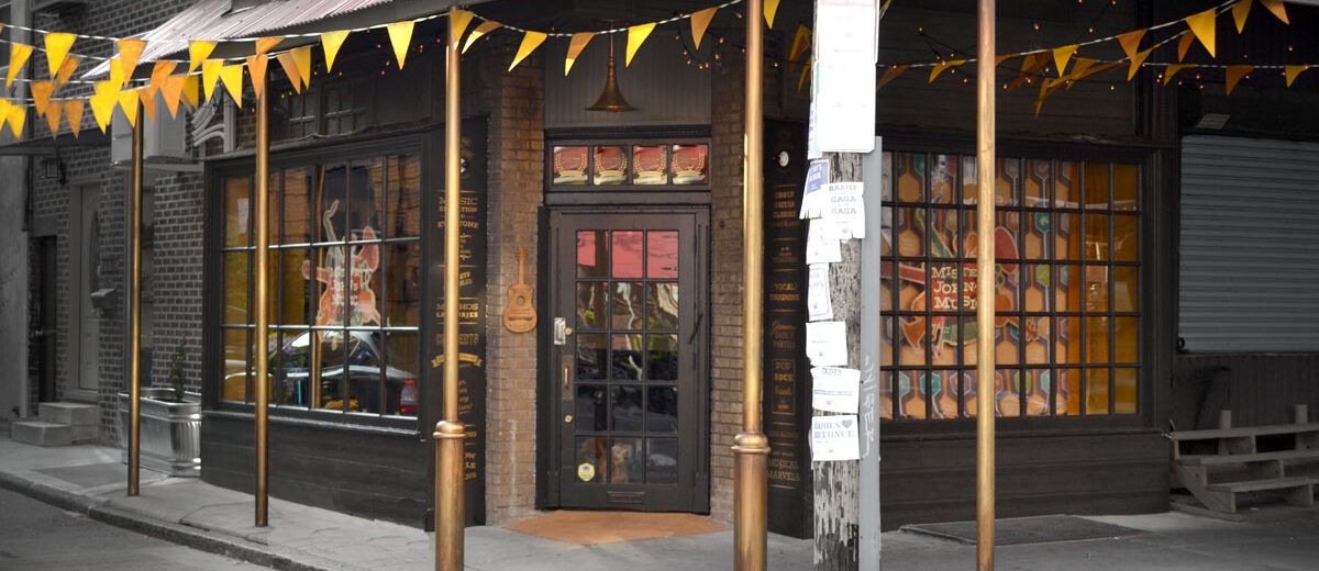 exterior-pennants exterior-pennants